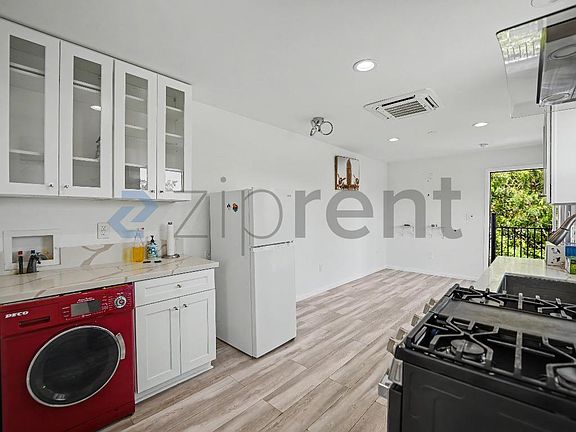 4th image of 25710 1/2 Belle Porte Ave