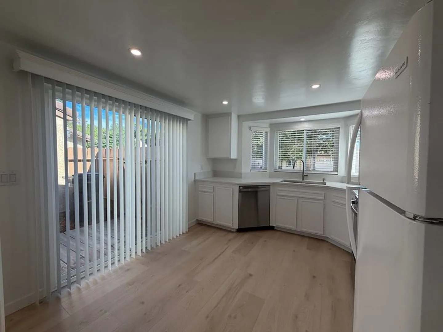 Beautiful Single Story 2 Bedroom! — Photo 4
