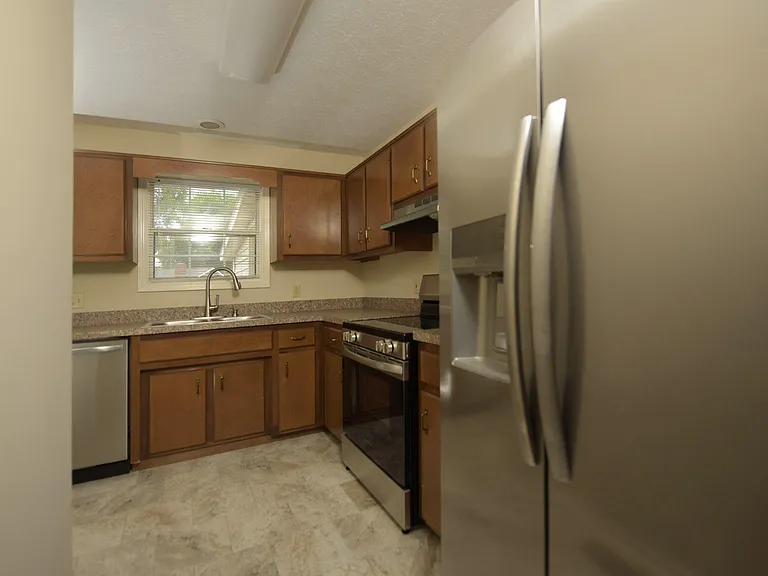 105 Oakmont Ln — Photo 6