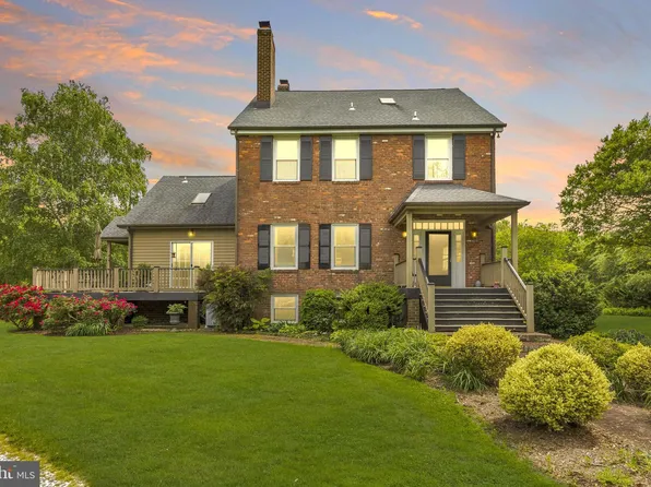 7415 Hobson Ln, King George, VA 22485