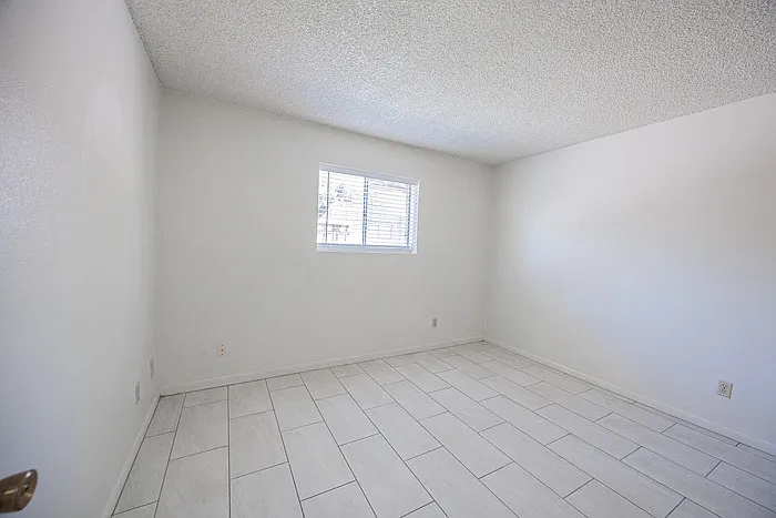 2219 W Morten Ave #3 — Photo 14