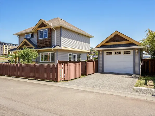 921 Colville Rd #1, Esquimalt, BC V9A 4P4