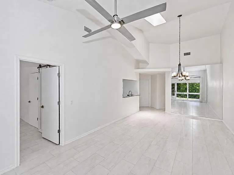 5623 Monte Rosso Rd — Photo 6