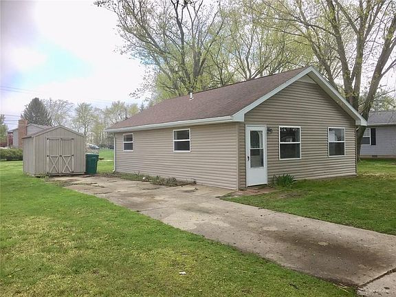 2nd image of 3572 N Lake Shore Dr