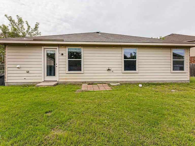 556 Winbridge Ln — Photo 24