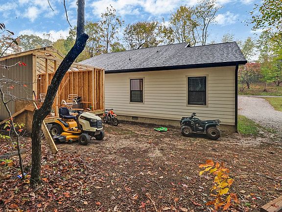 4th image of 1027 Whispering Pine Ln