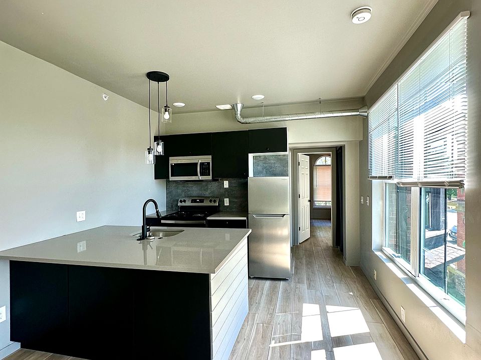 Kitchen with large quartz island for entertaining