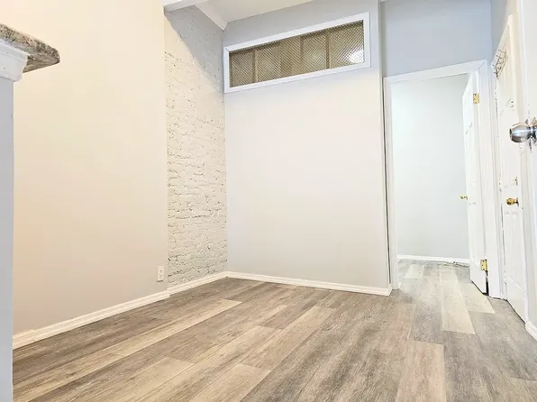 5817 Fourth Avenue 2R image 1 of 4