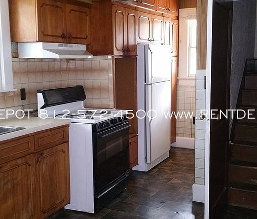2nd image of 1631 S Bedford Ave