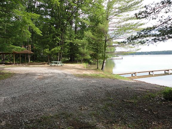 3rd image of 19170 Pinecrest Cir E