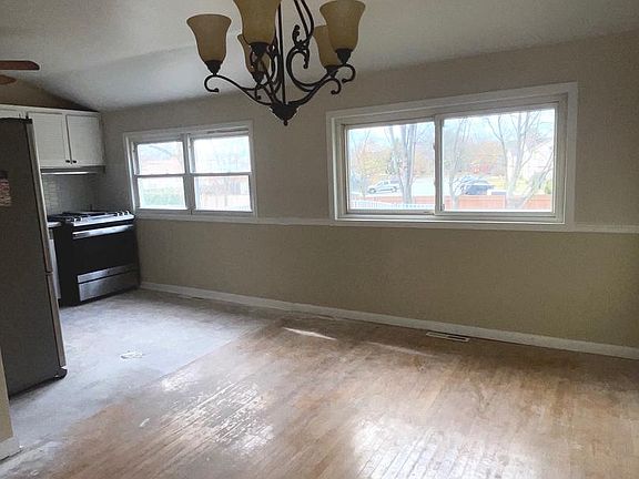 5th image of 292 Justice Dr