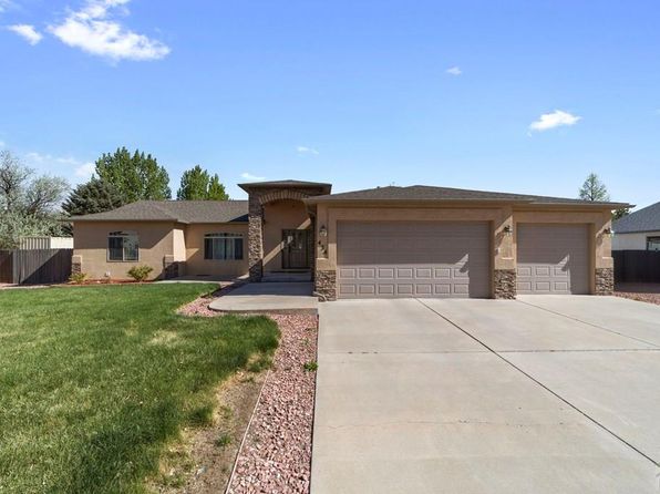 434 W Fairway Dr, Pueblo West, CO 81007