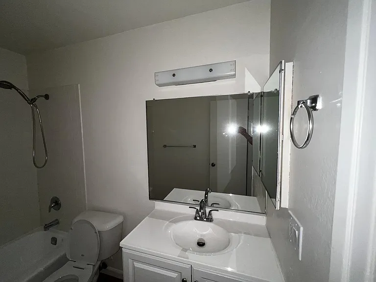 15751 Ryon Ave #7 — Photo 18