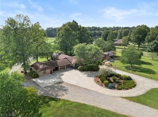 11950 Castleton Ln, Grafton, OH 44044