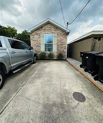 4th image of 1838 Burdette St