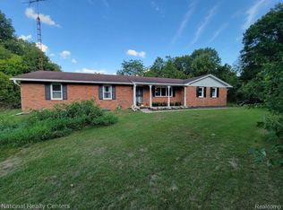 10900 Douglas Rd, Temperance, MI 48182