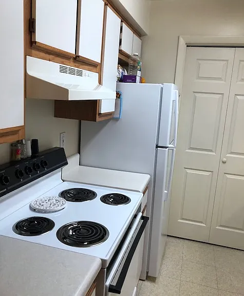 Kingsway Apartments — Photo 34