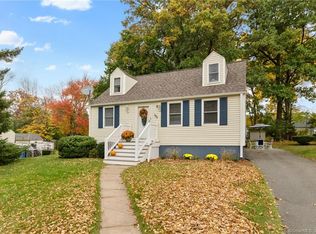 137 Lenox St, Manchester, CT 06040