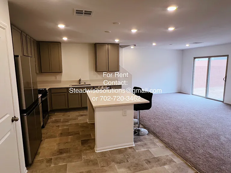 9527 Victory Wings St — Photo 4