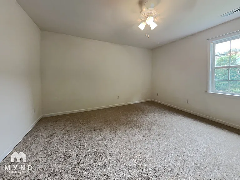 1085 Vauxhall Dr — Photo 11