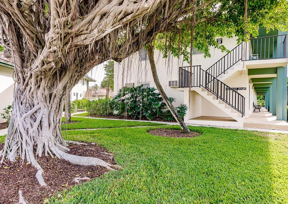 2nd image of 235 Seaview Ct #3