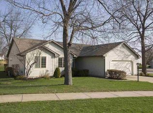 2317 Oakwood Park Dr, South Bend, IN 46628