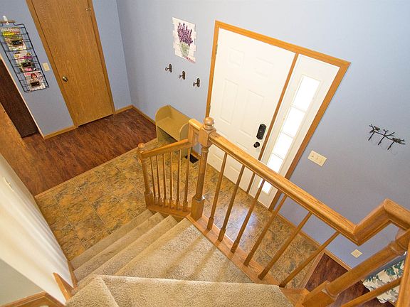 2nd image of 711 Bur Oak Ct W