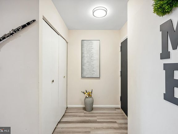 3rd image of 3113 Buccaneer Ct APT 101