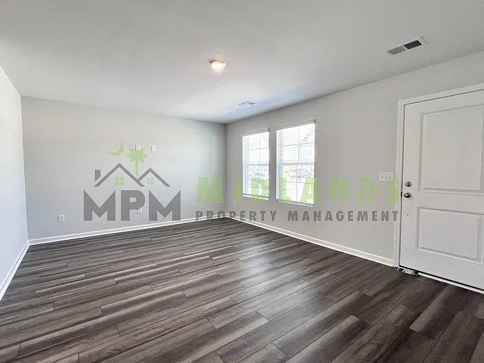 3 bed, 2.5 bath, 1288 sqft, $1,899 — Photo 2