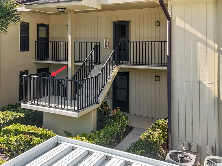 1st floor, END UNIT + and additional window in the entry to the kitchen for even more natural light!
