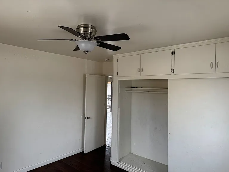 1351 E Vernon Ave — Photo 10