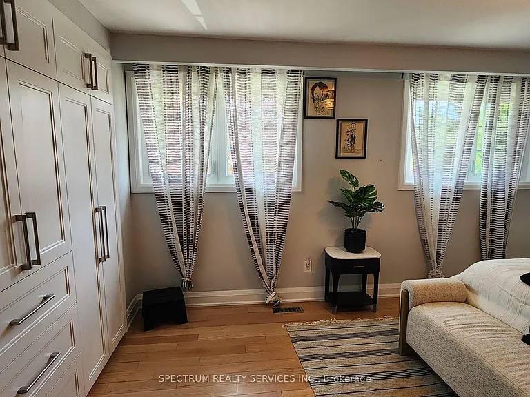 8 Munford Cres — Photo 12
