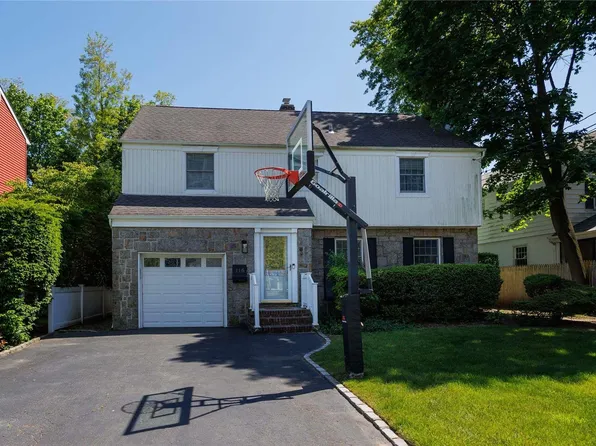 115 Midgely Drive, Hewlett, NY 11557