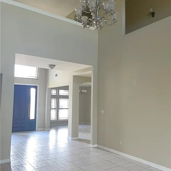 2438 E 5th St — Photo 5