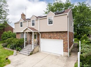 32 North Dr, Amherst, NY 14226