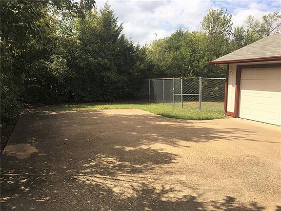 4th image of 1429 Haney Ln