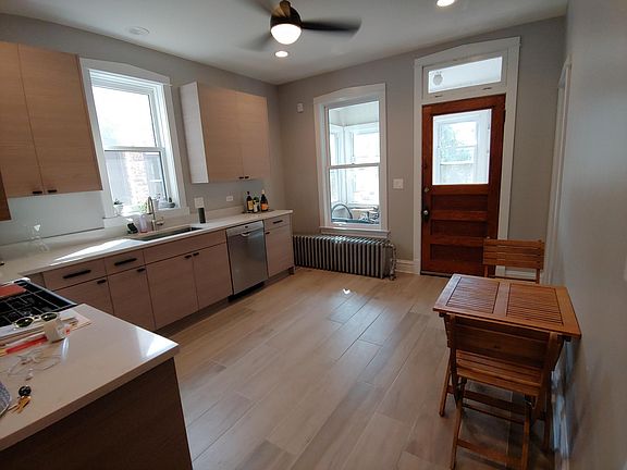 5th image of 2508 N Richmond St #2