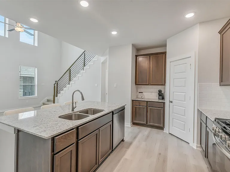 2734 Pheasant Hill Ct — Photo 10