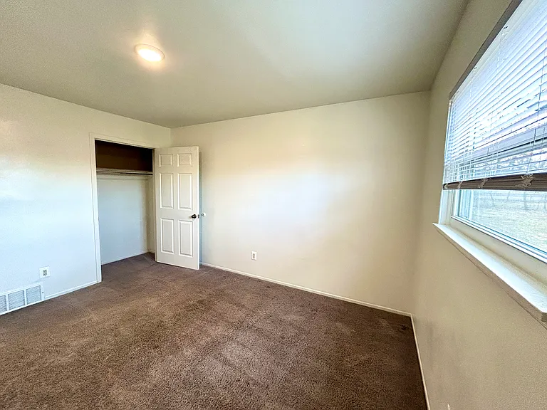 1638 Parkwood Ave — Photo 9