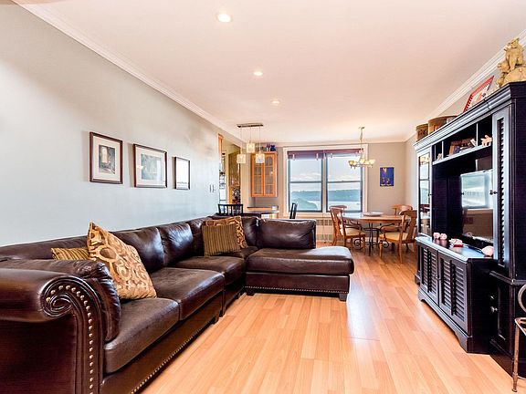 2nd image of 2550 Independence Ave APT 6N