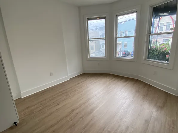 12 Claremont Avenue image 4 of 9