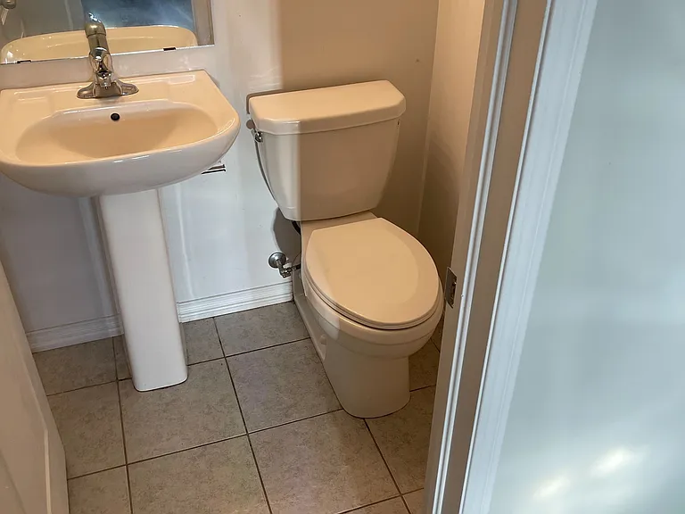 2484 Post Rd #1 — Photo 10