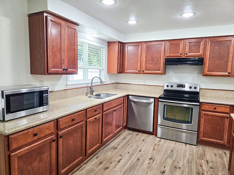 5245 Lone Oak Rd SE — Photo 7