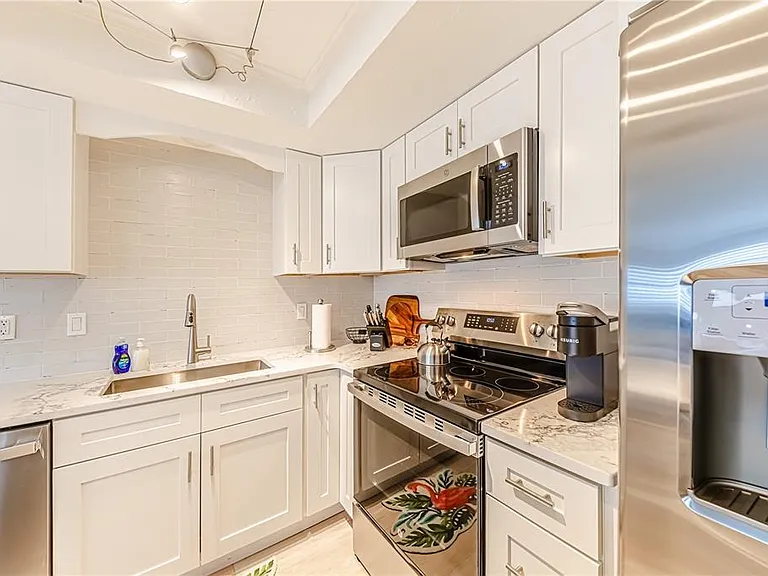 616 Flamingo Dr #102 — Photo 8