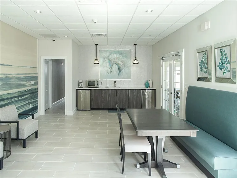 Vineyard Commons — Photo 18