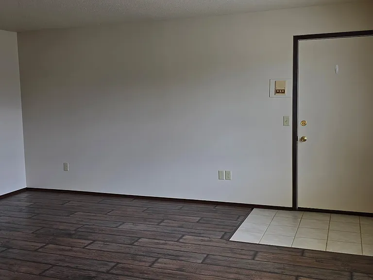 6196 Normandy Dr #5 — Photo 4