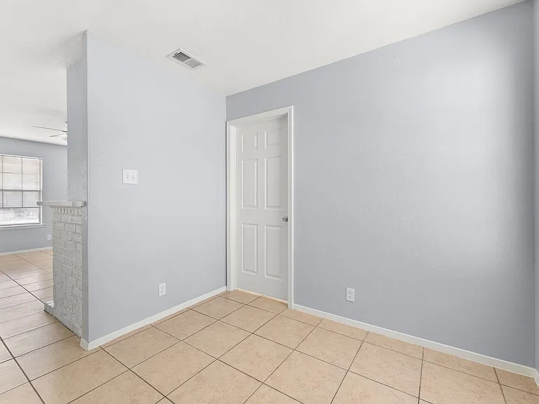 3802 Foust Trl — Photo 10