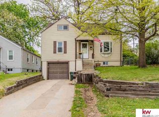 8220 Oakwood St, Ralston, NE 68127