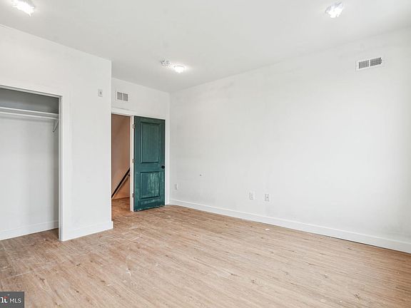 3rd image of 4163 Mantua Ave