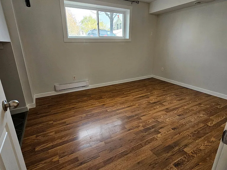 220 Erie St — Photo 4